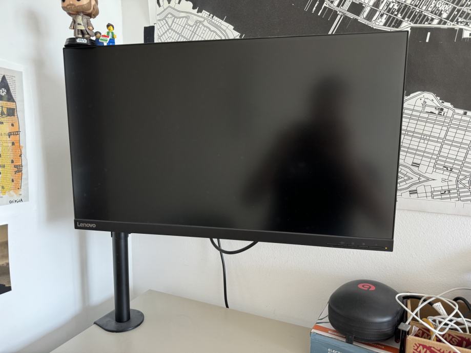 Monitor Lenovo L28u-30 4k UHD IPS + VESA nosilec