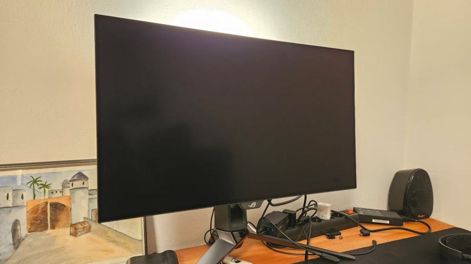 Asus ROG Swift OLED PG27AQDP 480Hz 27 inčev – kot nov!