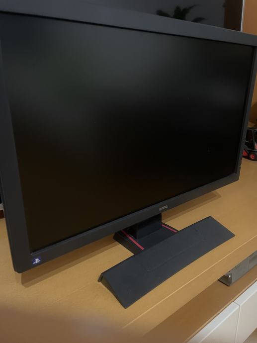 Playstation 4 Pro gaming monitor