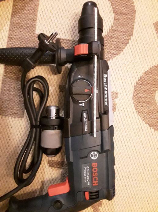 BOSCH GBH 2-28 DFV PROFESIONAL VRTALNI STROJ