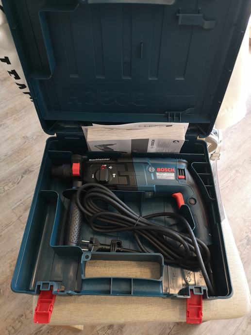 BOSCH VRTALNO KLADIVO GBH240