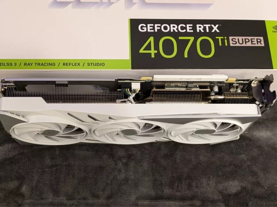 Grafični procesor Gaming RTX 4070 Ti Super 16G Gaming X Slim Weiß (NVI