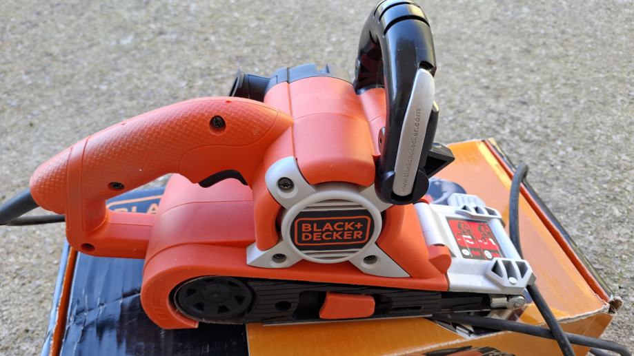 Skoraj nov tračni brusilnik BLACK DECKER 720W