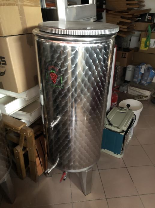 Inox cisterna za vino