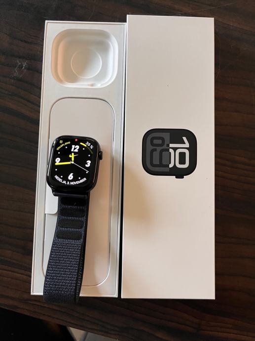 Apple Watch 10 GPS 46mm Jet Black aluminium pas Ink Sport Loop