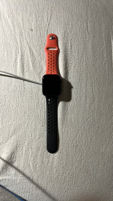 Apple Watch 7 45mm Nike