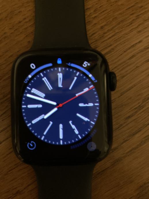 Apple Watch SE  44mm 2.generacija, stara 12 mesecev