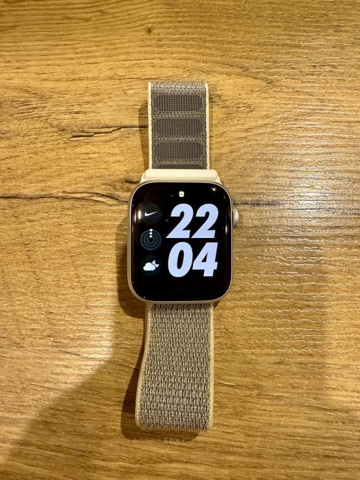 Apple Watch Series 4 S4 Silver Aluminium 44mm - GPS - 1 lastnik