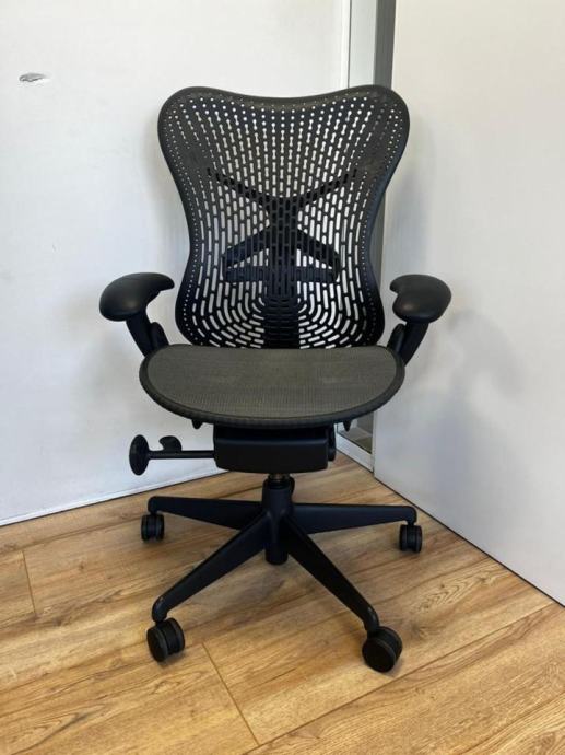 Refurbished Herman Miller Mirra - Ergonomski pisarniški stol