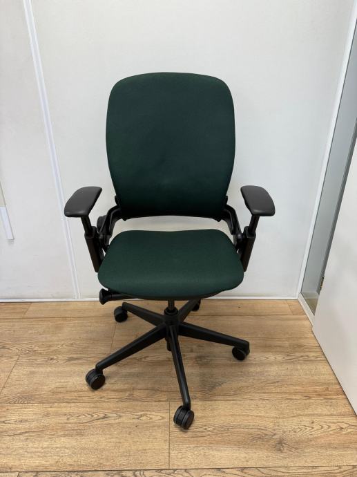 Steelcase Leap V2 Full Option Olive (Showroommodel)