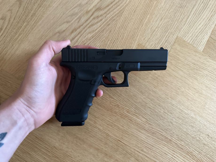 GLOCK 17