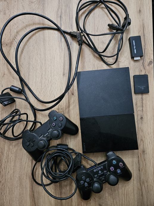 Playstation 2 + 2 joysticki