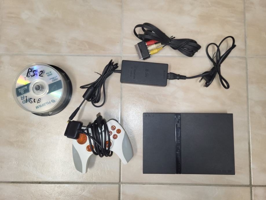 PlayStation 2 SLIM ODKLENJEN PS2 + IGRE