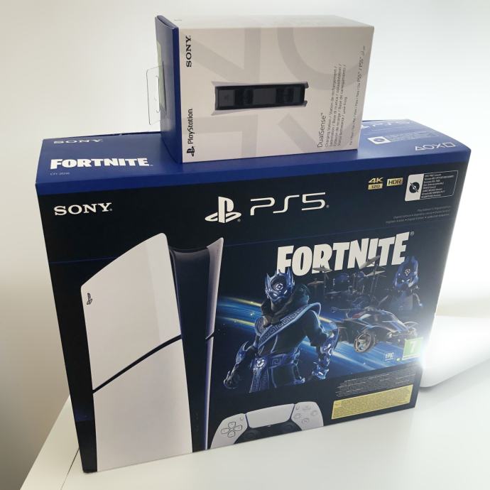 PlayStation 5 Slim Digital + Fortnite + DualSense polnilna postaja