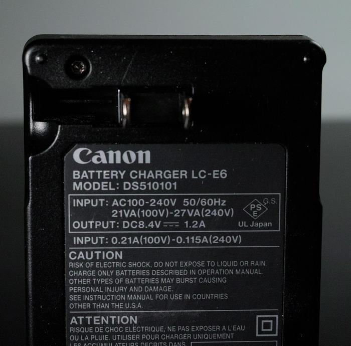 Canon LC-E6 polnilec