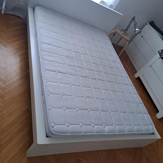 Ikea Malm postelja 140×200 cm + posteljno dno + jogi podarimo