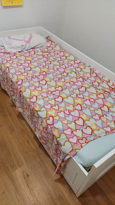 Izvlečna postelja Ikea 80X200 oz. 160X200 in dva jogija