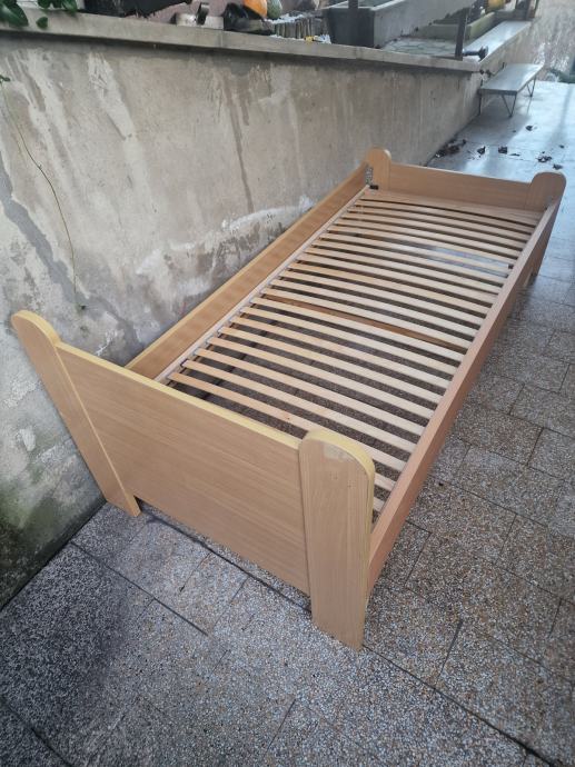 Otroška postelja Alples 90cm×200cm in latoflex - rabljena kot nova 50€