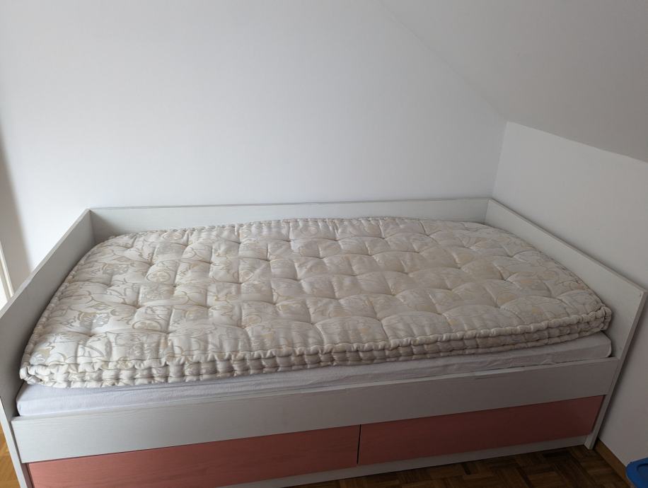 postelja z vzmetnico in nadvložkom 100x200