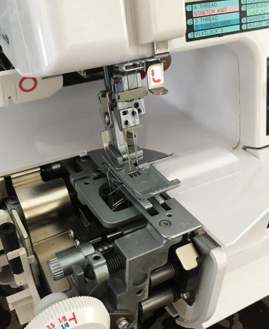 Overlock ELNA 704 DEX_ Odlično Ohranjen