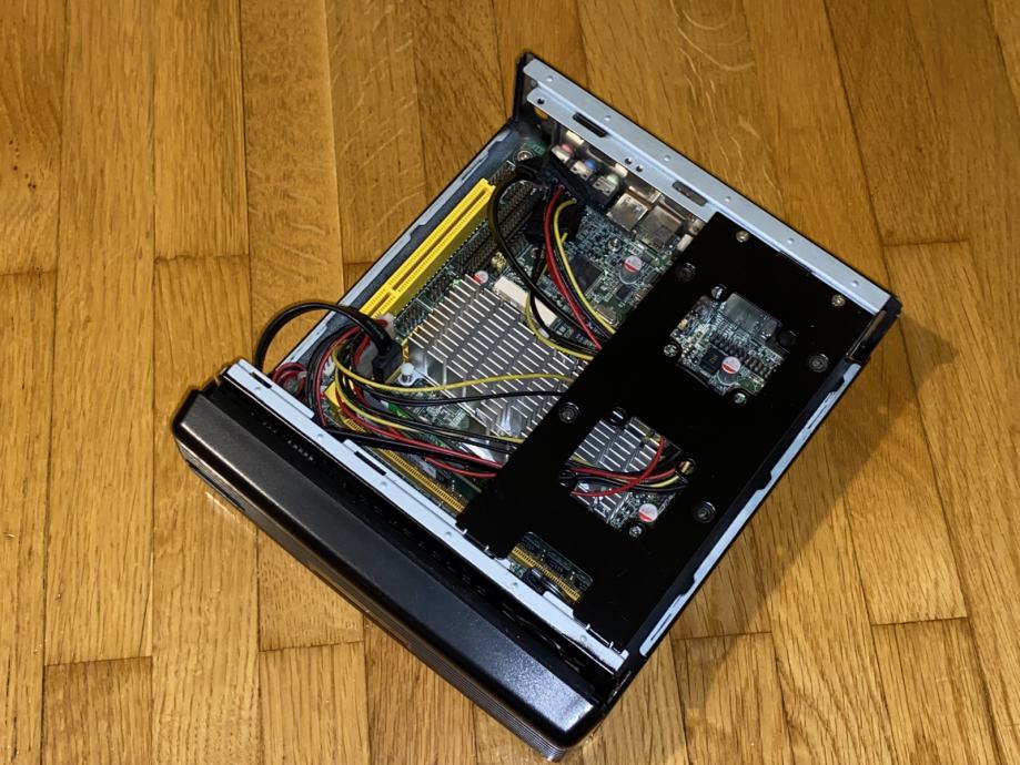 Mini Itx Pc Ra Unalnik Z Intel Atom D Procesorjem