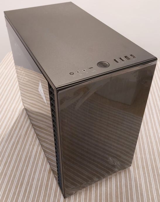 *NOV* zmogljiv mini-ITX PC i5-12600KF, 32GB DDR5, RX 7800 XT, 2TB M.2