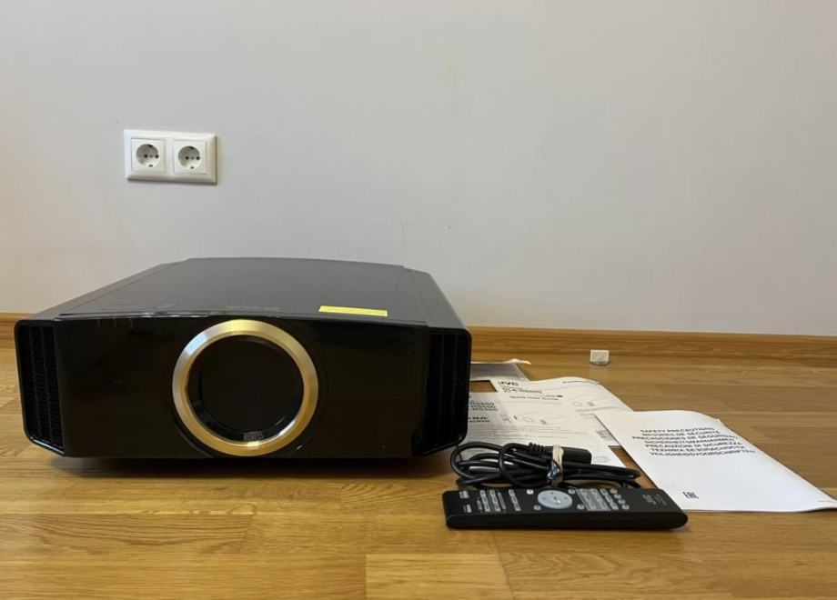 JVC RS500 4K HDR (X7000, X750) projektor