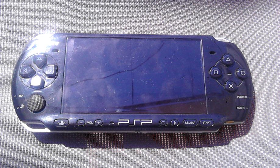 Psp 3001 не включается