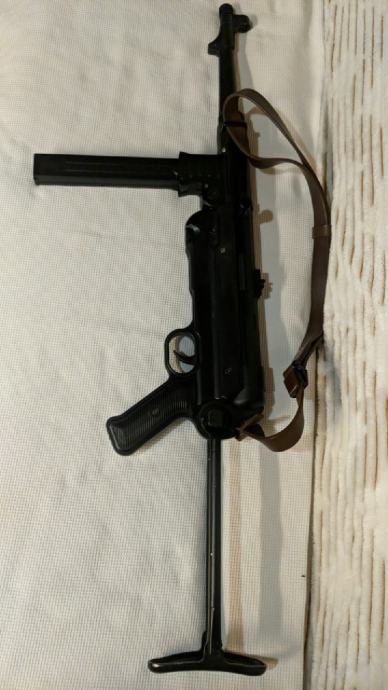 AGM MP40