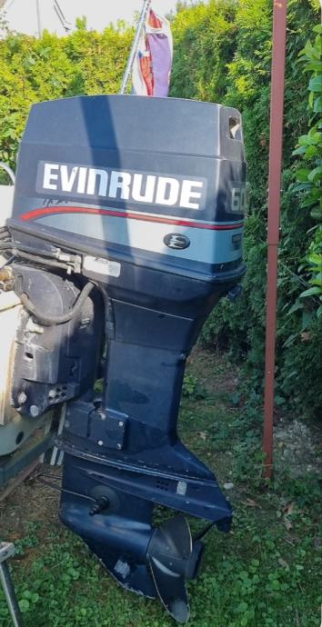 Izvenkrmni motor Evinrude 60