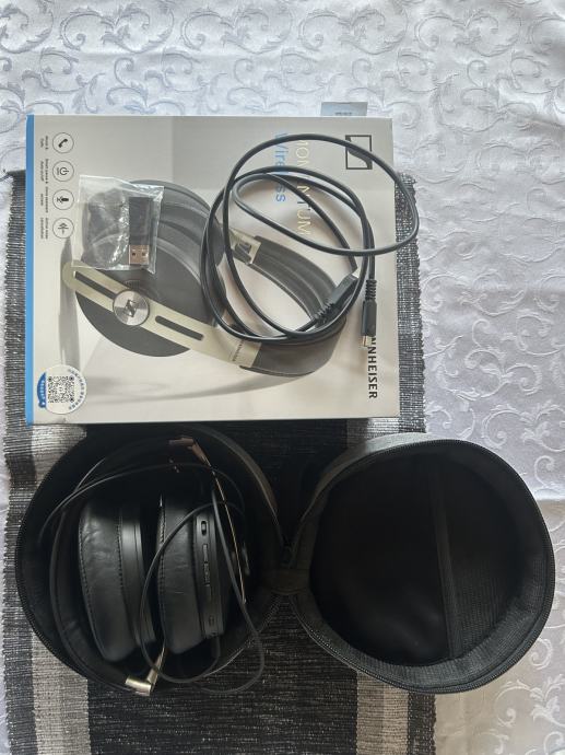 Sennheiser brezžične slušalke Momentum 3 Wireless, črne