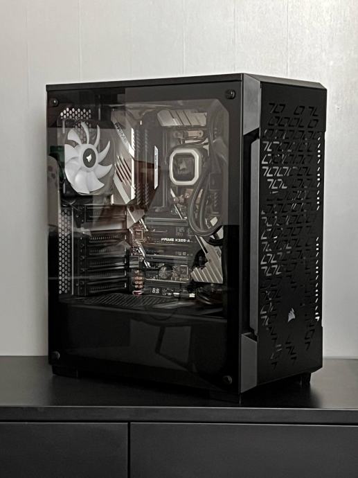 Threadripper 1950x workstation gaming računalnik