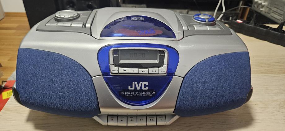 Prenosni radio jvc