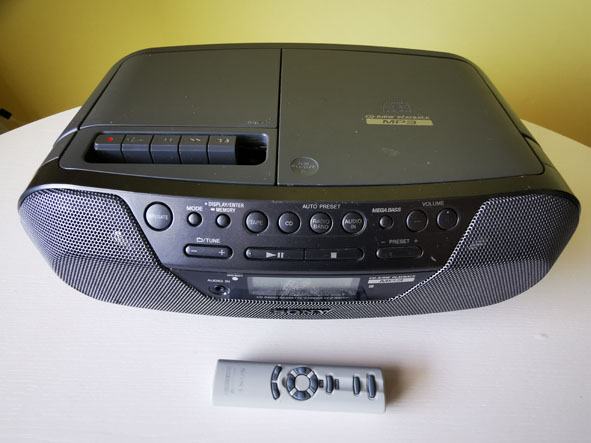 RADIO-KASETOFON-CD Player SONY