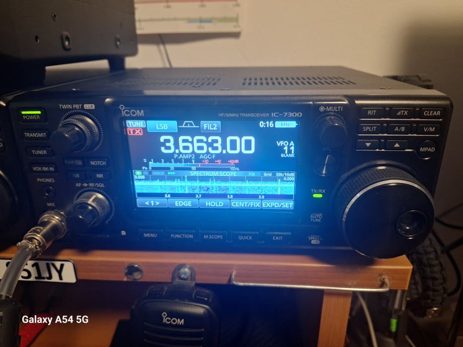 HF POSTAJA ICOM IC-7300 HF/50/70 MHZ