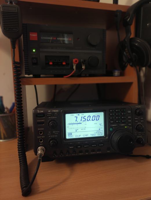 Icom IC-7400