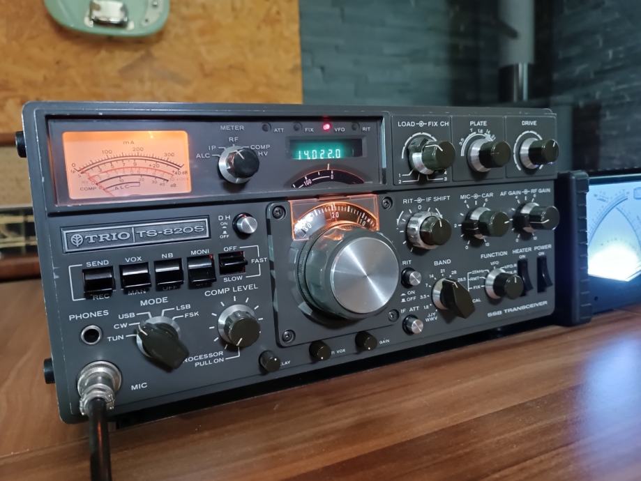 Kv postaja Kenwood ts-820s