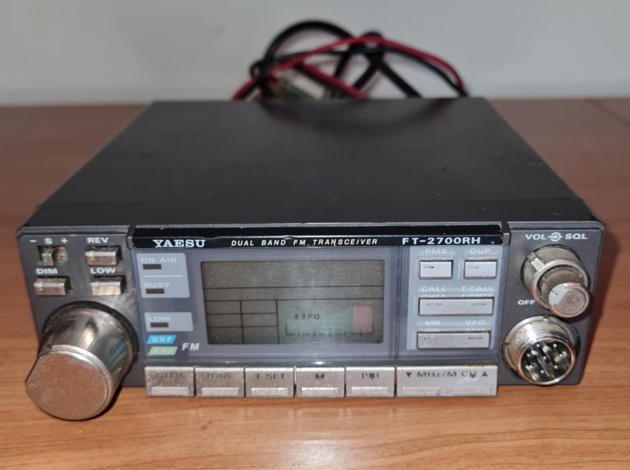 YAESU  FT - 2700 RH