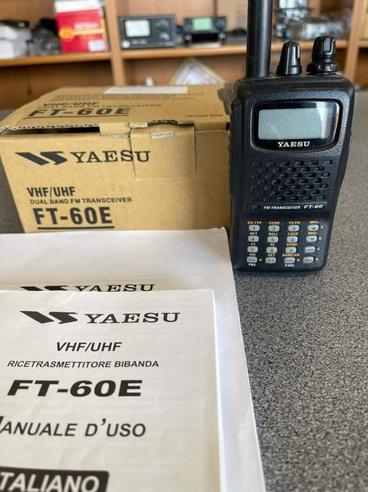 YAESU FT 60R