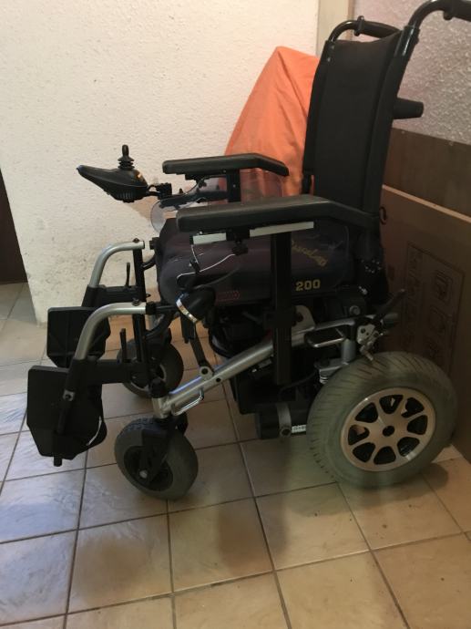 Električni invalidski voziček Rascal P200