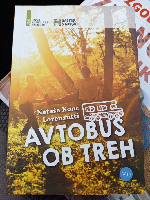 Avtobus Ob Treh