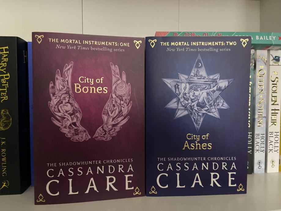 City of Bones + City of Ashes (avtorica Cassandra Clare)