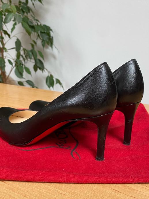 Louboutin salonarji