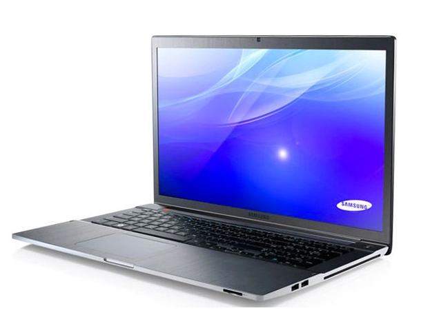 Laptop SAMSUNG 7 Chronos I7/ 8 GB RAM/ 1TB SSD/ 17" / Win 10 + Office