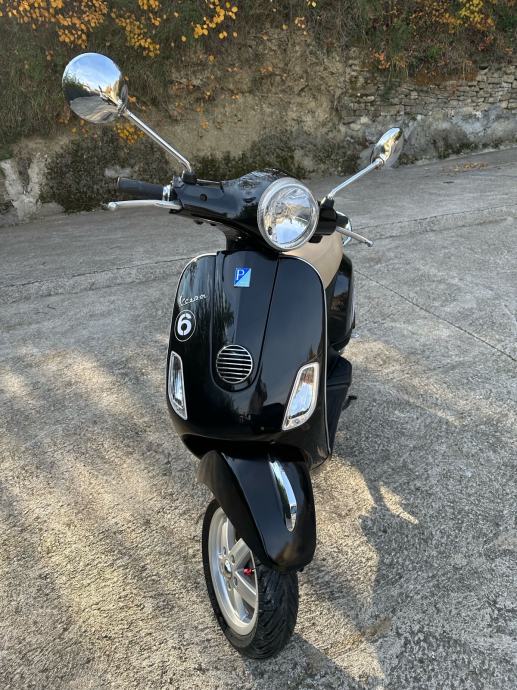 Piaggio Vespa 50 4t 50 cm3, 2012 l.