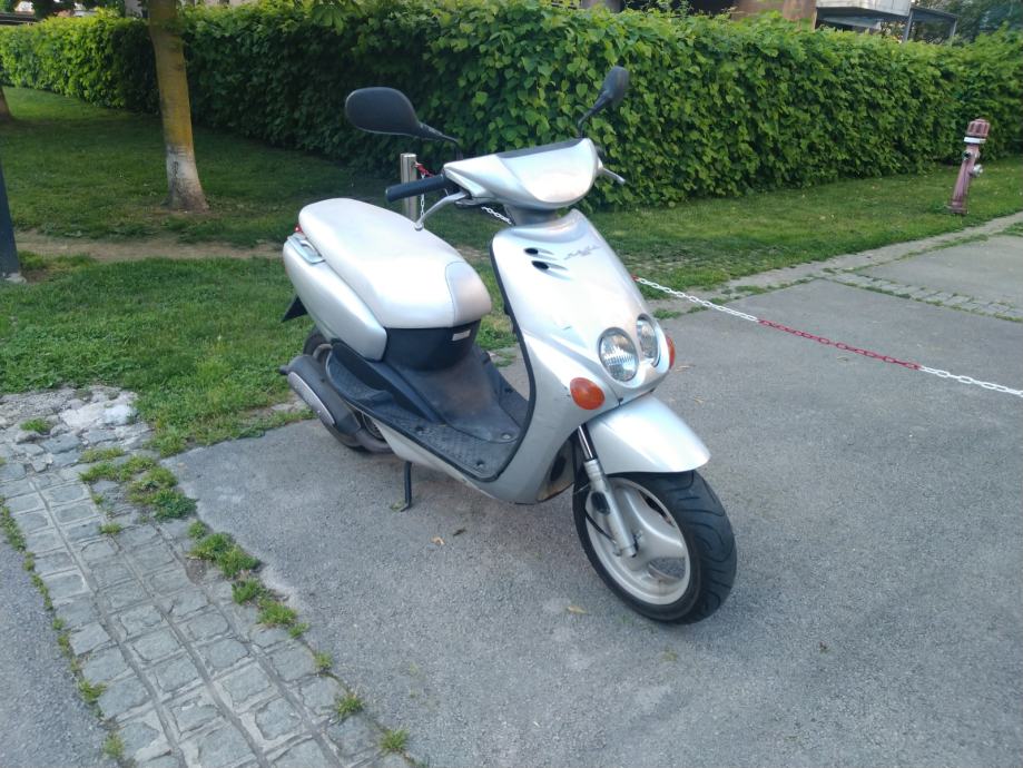 Yamaha Neos 50 2T 49 cm3, 00 l.