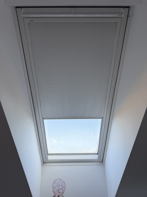 Senčilo Siesta za Velux strešno okno velikosti MK10