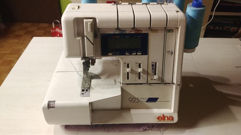 Overlock In Iberdeck Elna 925 Dcx