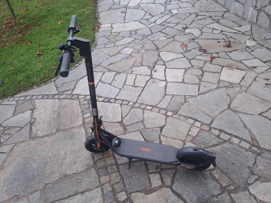 Električni skiro Segway Ninebot F2 plus