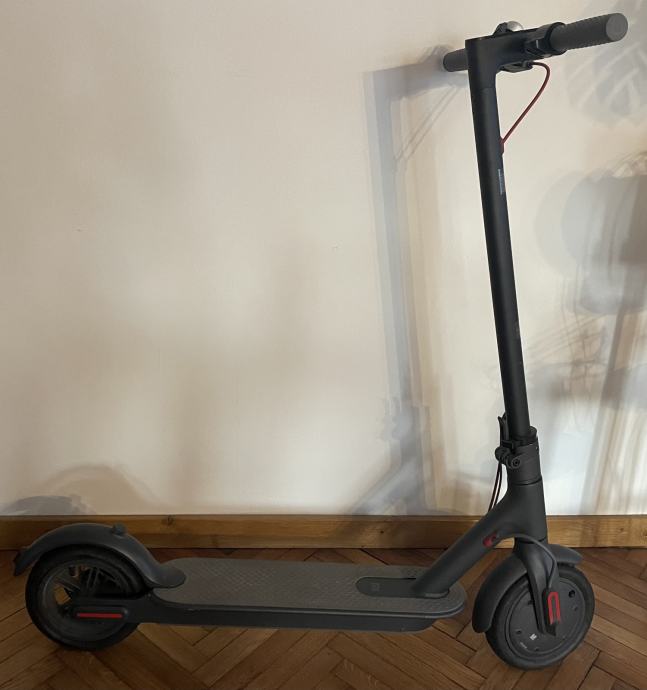 Skoraj nov -  Xiaomi M365 Folding Electric Scooter